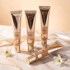 Miss Rose Silk Flawless Liquid Foundation (Gold Tube)